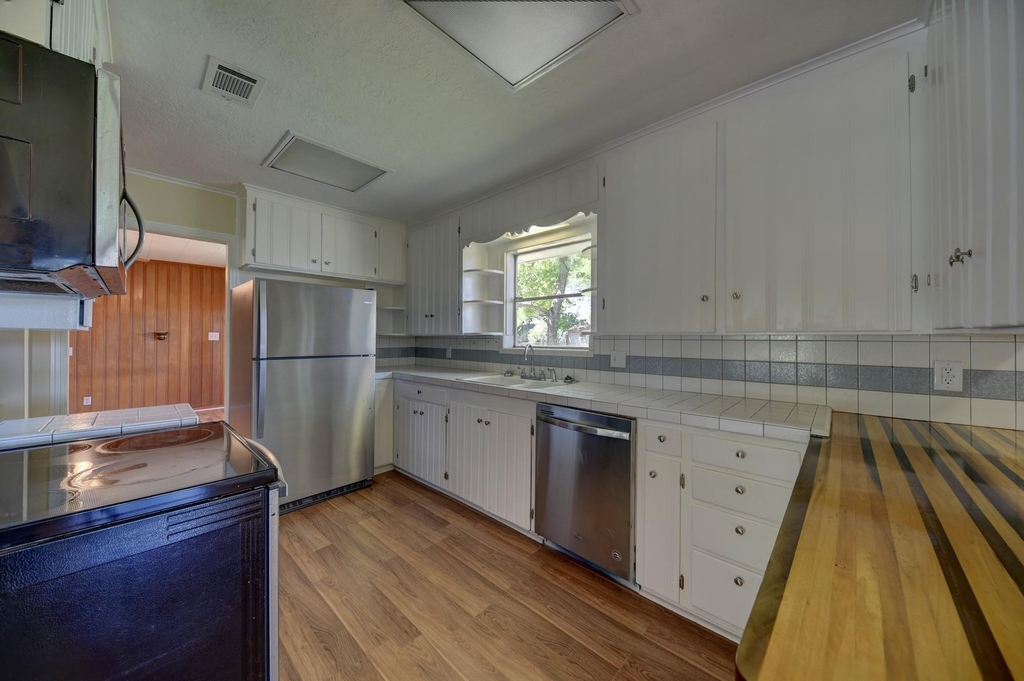 415 Silliman Street - Photo 4