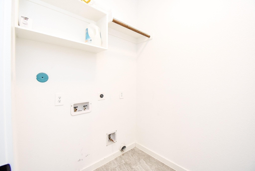 6828 Liverpool Street - Photo 22