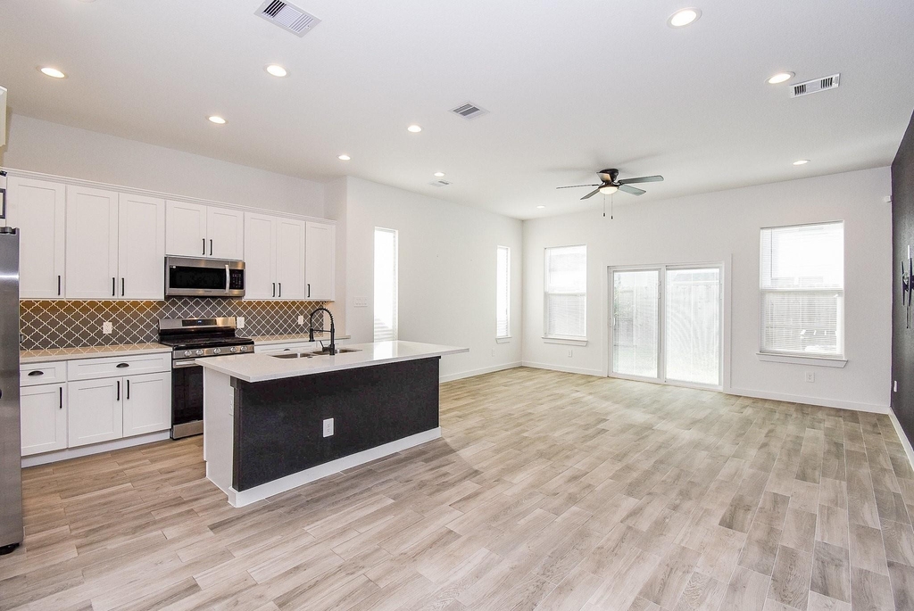 6828 Liverpool Street - Photo 5