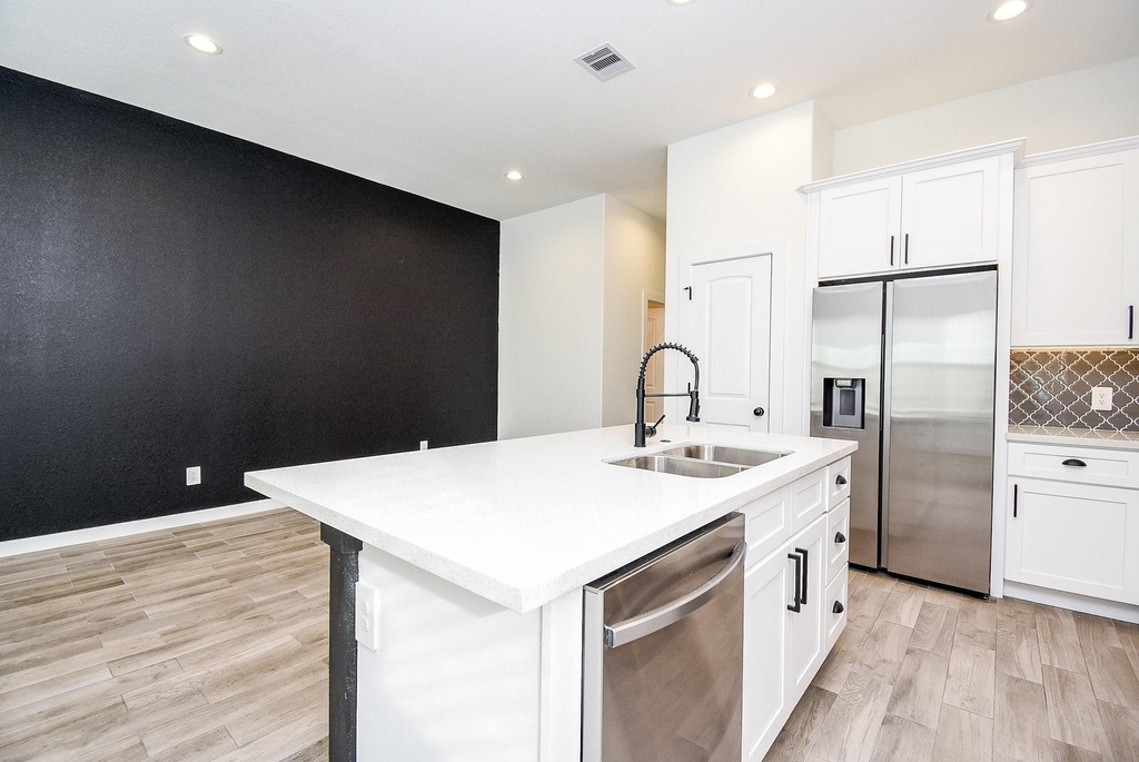 6828 Liverpool Street - Photo 9