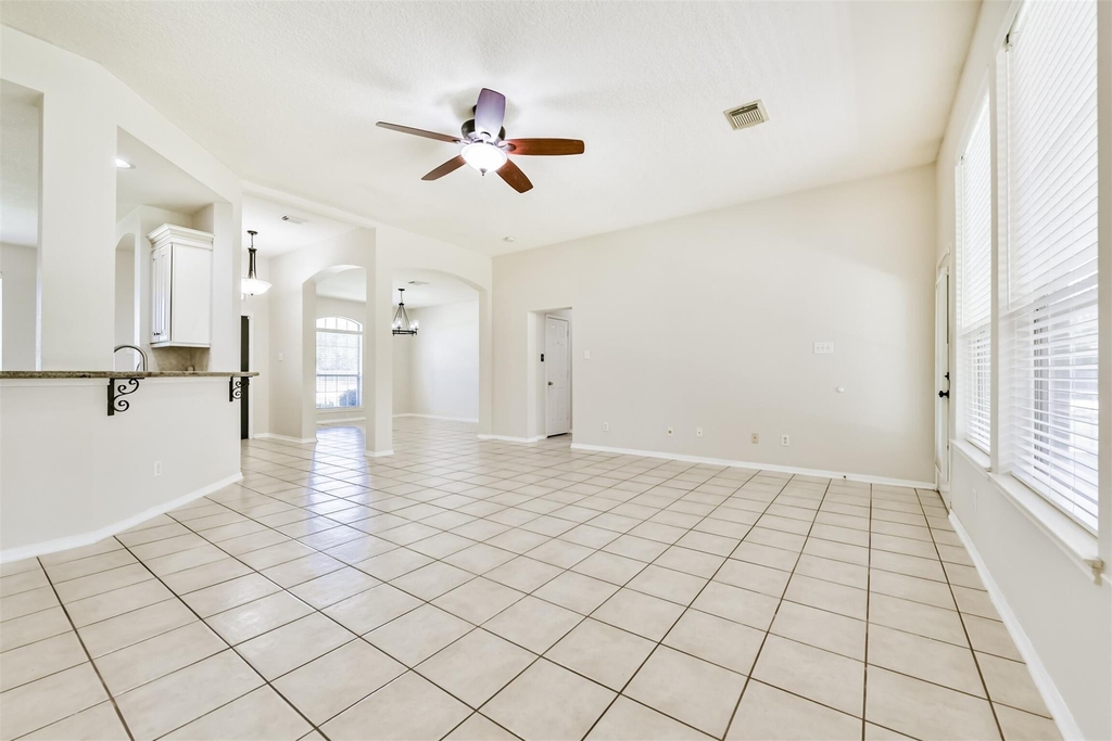2401 Woody Road - Photo 5