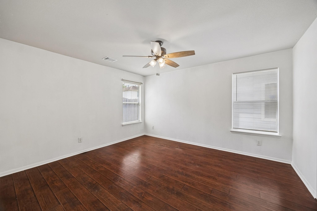 19007 Remington Park Dr - Photo 3
