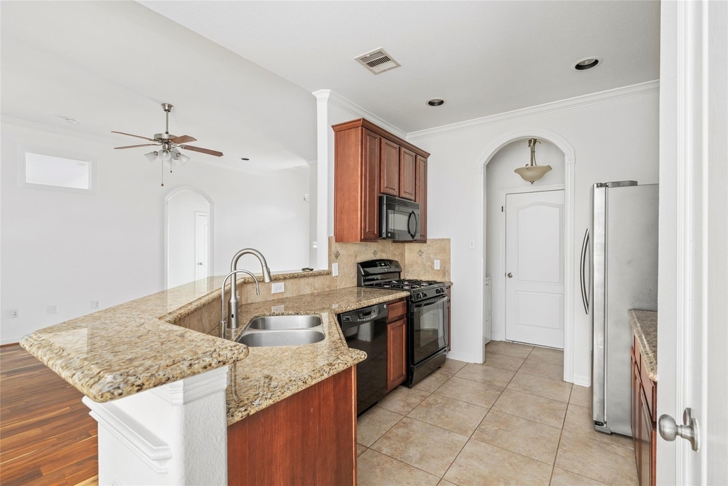 1613 Saulnier Street - Photo 10