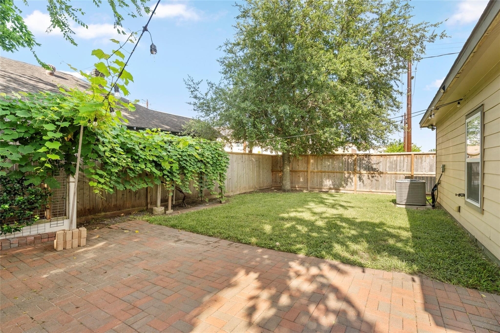 1613 Saulnier Street - Photo 25
