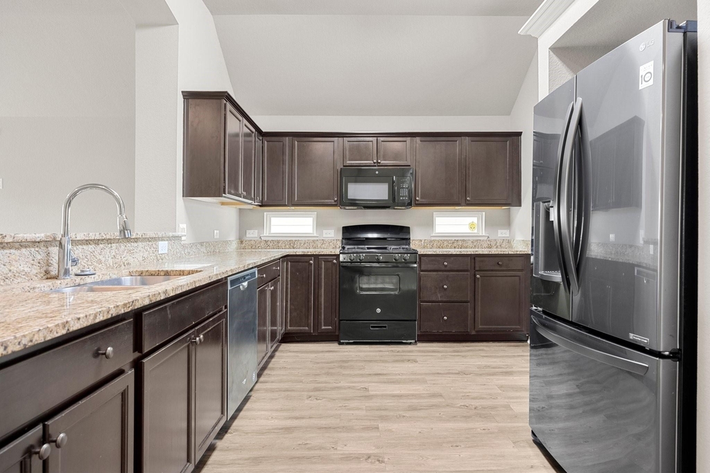 1945 Briar Grove Drive - Photo 4