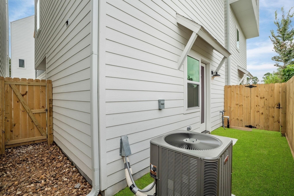 3905 Pinemont Drive - Photo 33