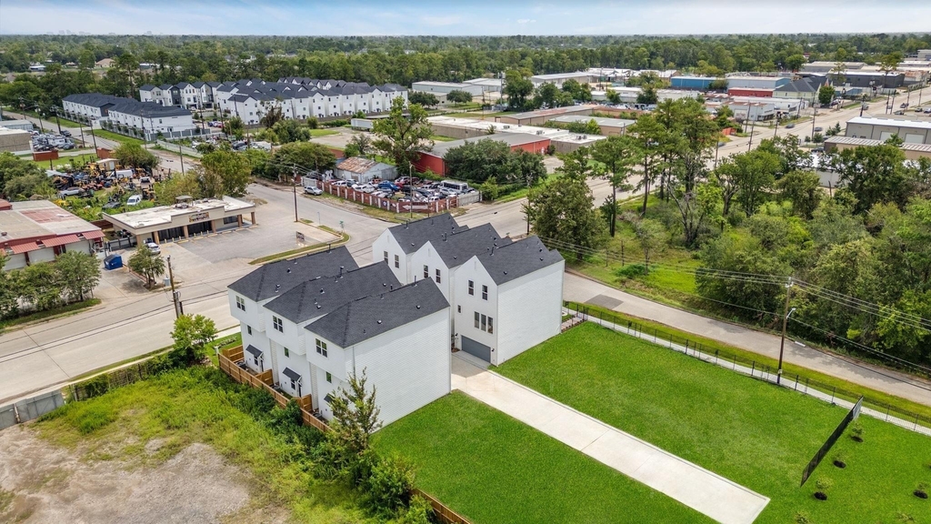 3905 Pinemont Drive - Photo 37