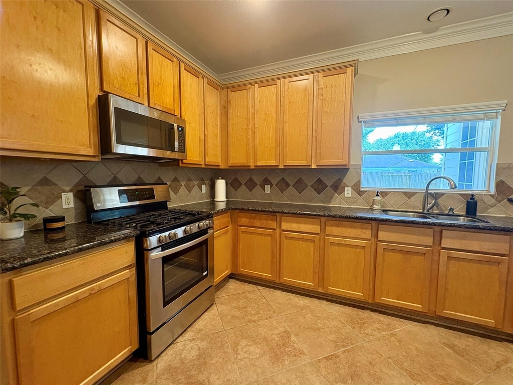 5607 Eagle Sky Boulevard - Photo 9