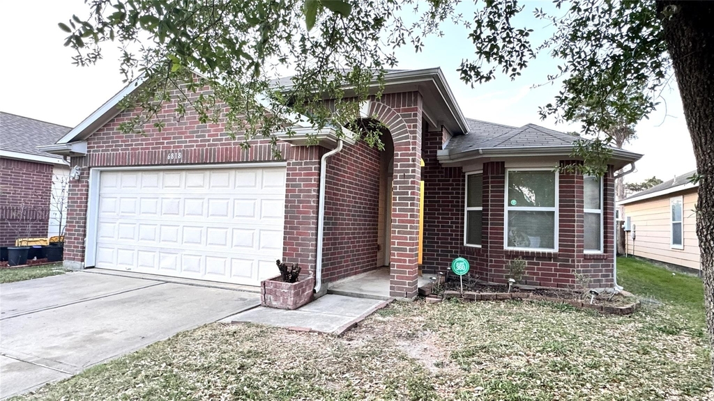 6818 Hampden Point Court - Photo 0