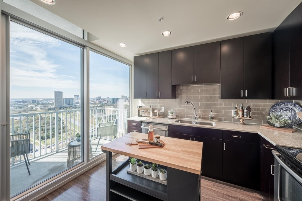 5927 Almeda Rd - Photo 0