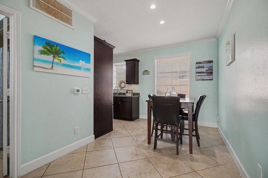 7000 Seawall Boulevard - Photo 6