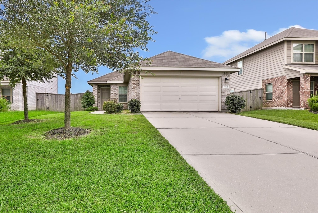 5858 Rosehill Forest Lane - Photo 0