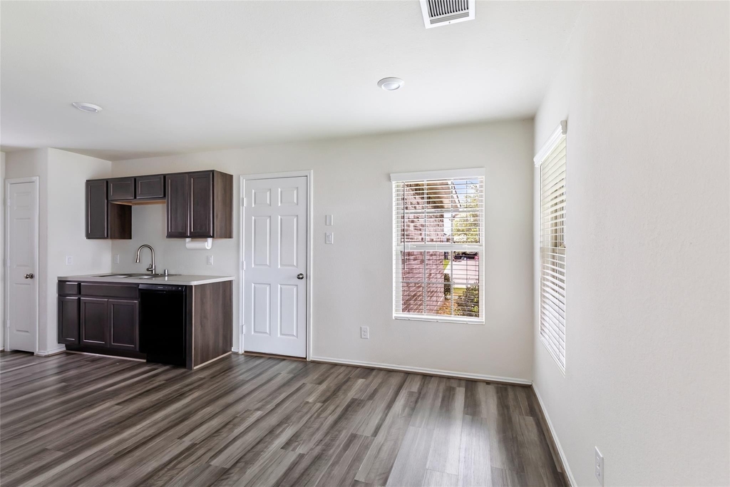 5858 Rosehill Forest Lane - Photo 4