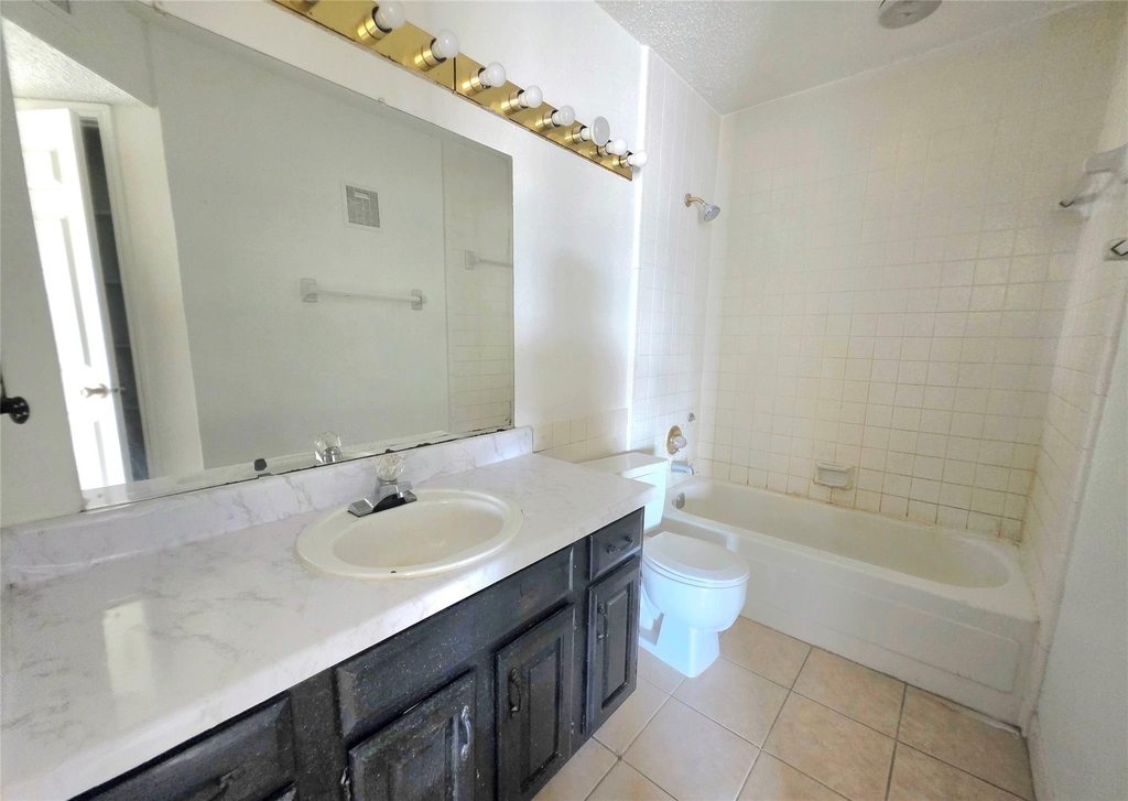 2826 S Bartell Drive - Photo 18
