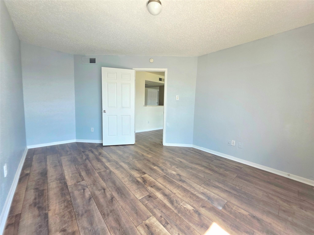 2826 S Bartell Drive - Photo 17