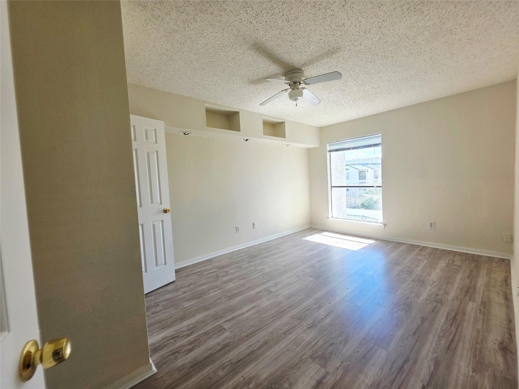 2826 S Bartell Drive - Photo 11
