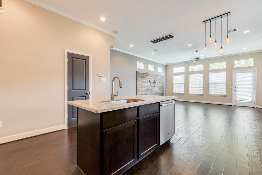 5807 Larkin Street - Photo 3