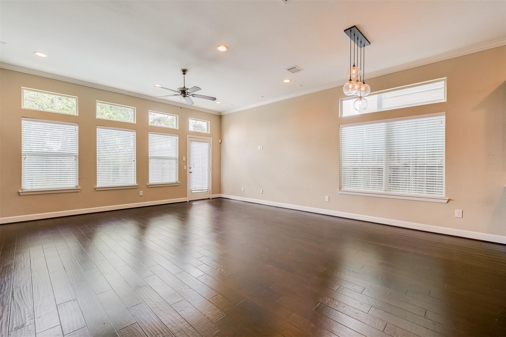 5807 Larkin Street - Photo 6