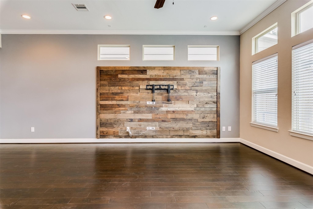 5807 Larkin Street - Photo 9