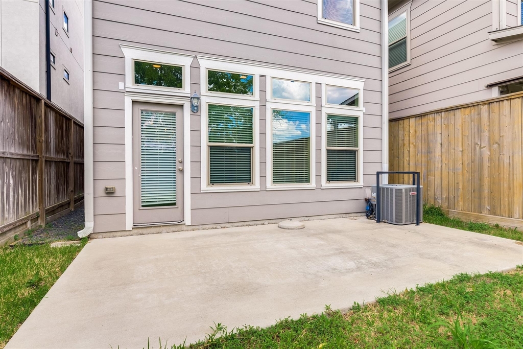 5807 Larkin Street - Photo 14