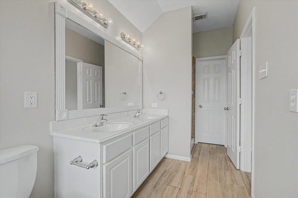 19206 Terra Forest Court - Photo 17