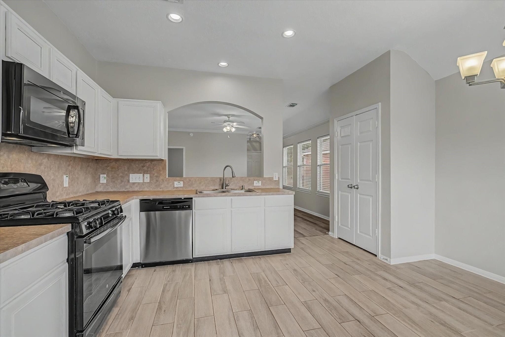 19206 Terra Forest Court - Photo 10