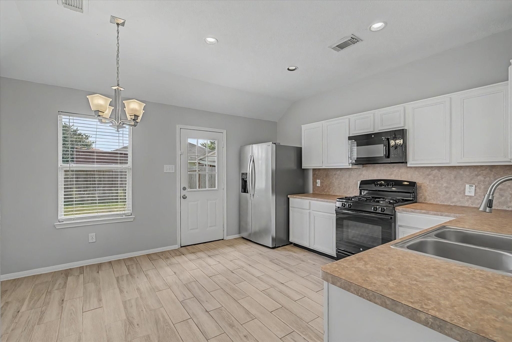 19206 Terra Forest Court - Photo 8