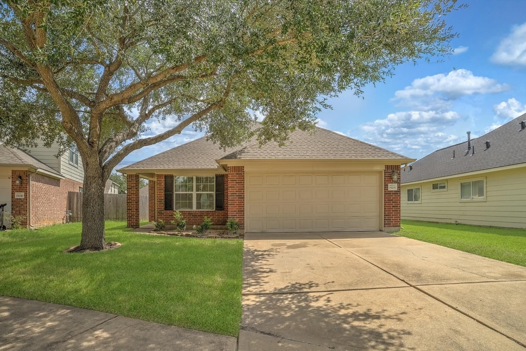 19206 Terra Forest Court - Photo 0