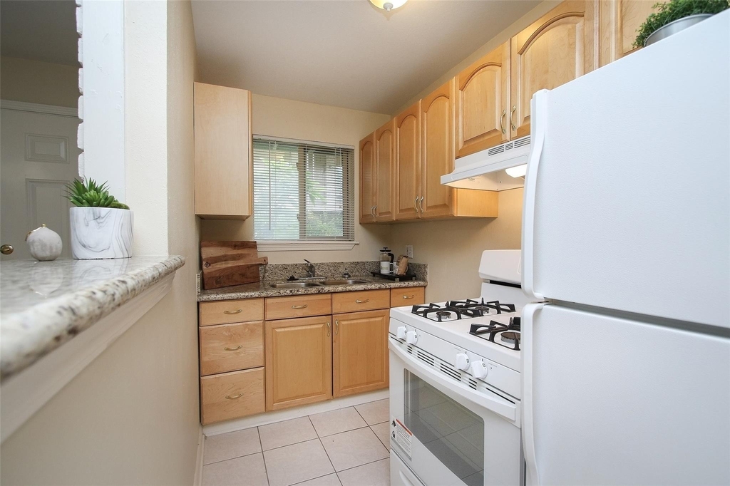 2212 Morse - Photo 7