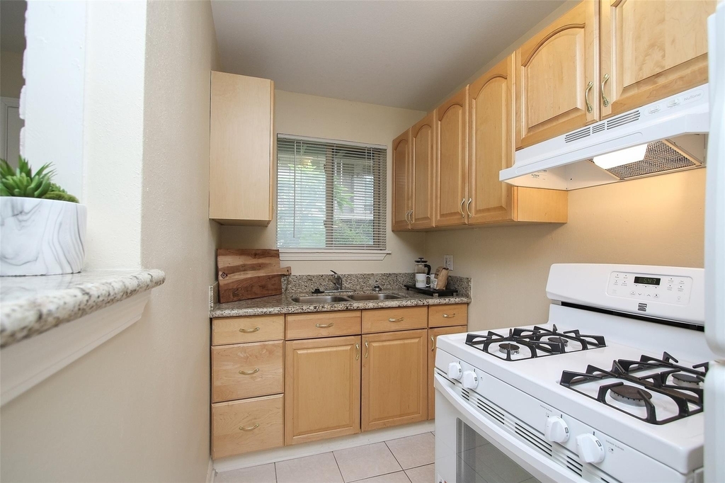 2212 Morse - Photo 6