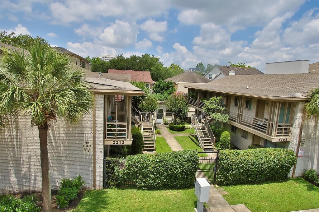 2212 Morse - Photo 17