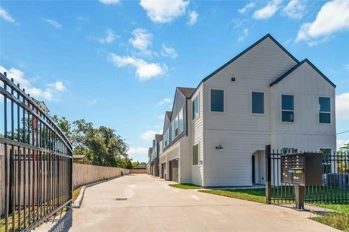 4710 Mallow Street - Photo 1