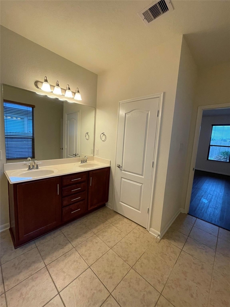 16511 Winthrop Bend Drive - Photo 12