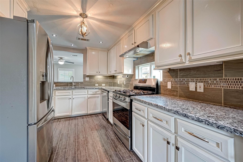 1510 Walton Street - Photo 19