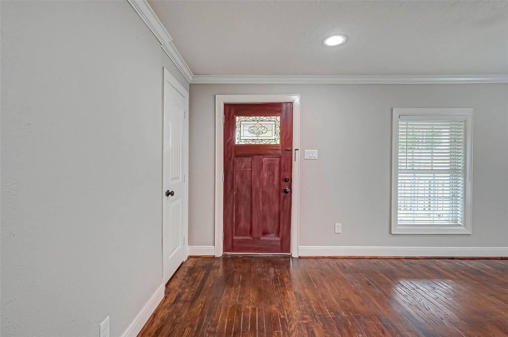 1510 Walton Street - Photo 2