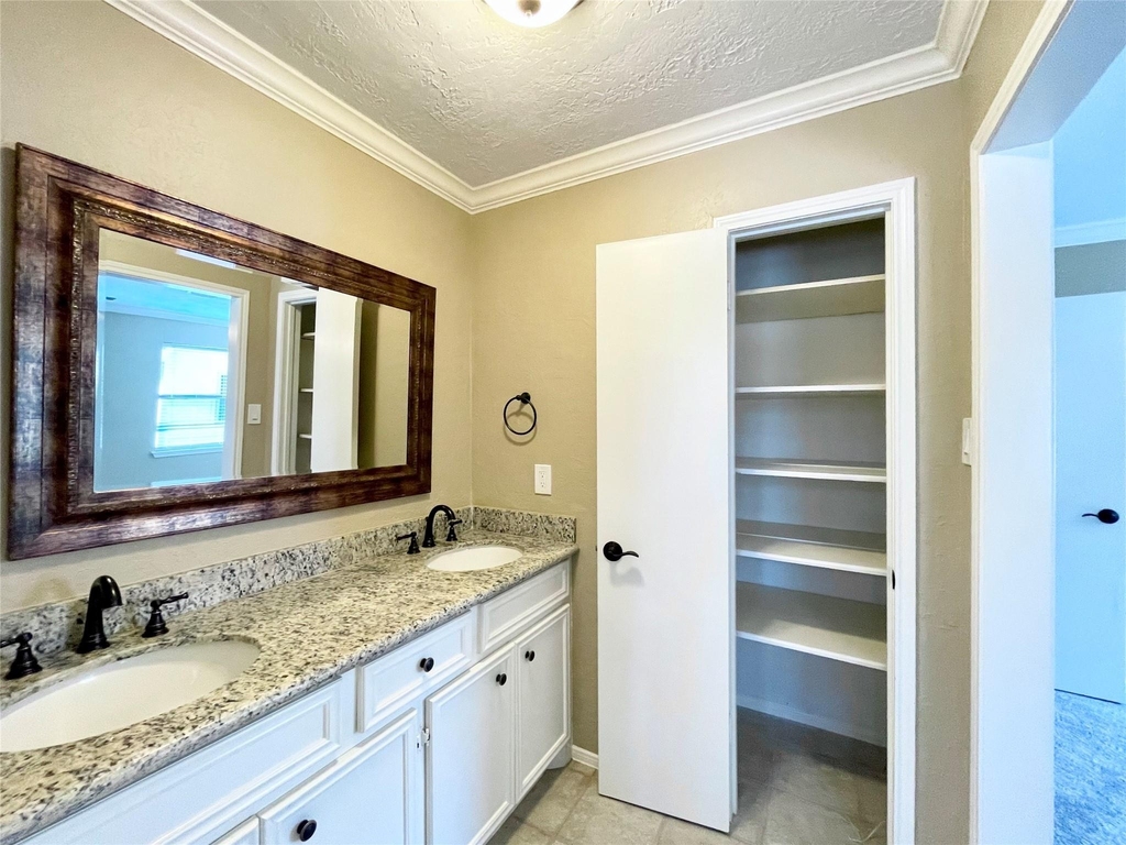 15006 Elmont Drive - Photo 41