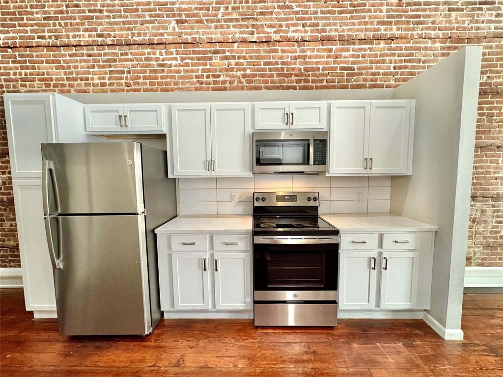2309 Strand Street - Photo 8