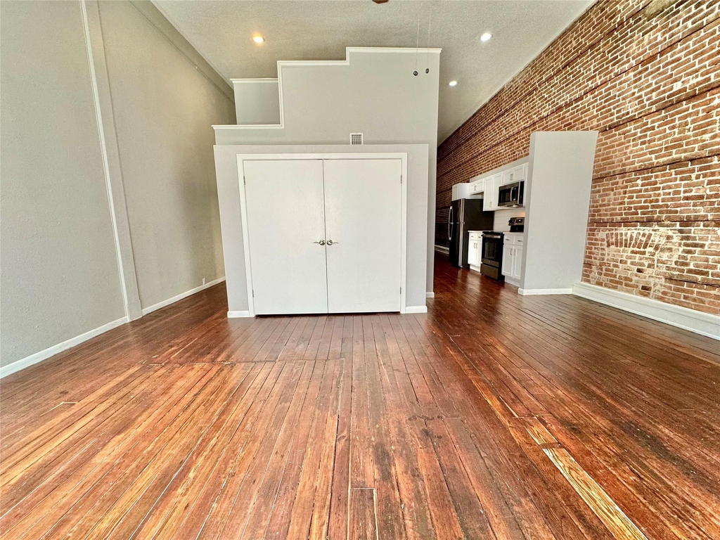 2309 Strand Street - Photo 10