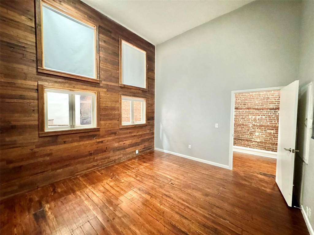 2309 Strand Street - Photo 4