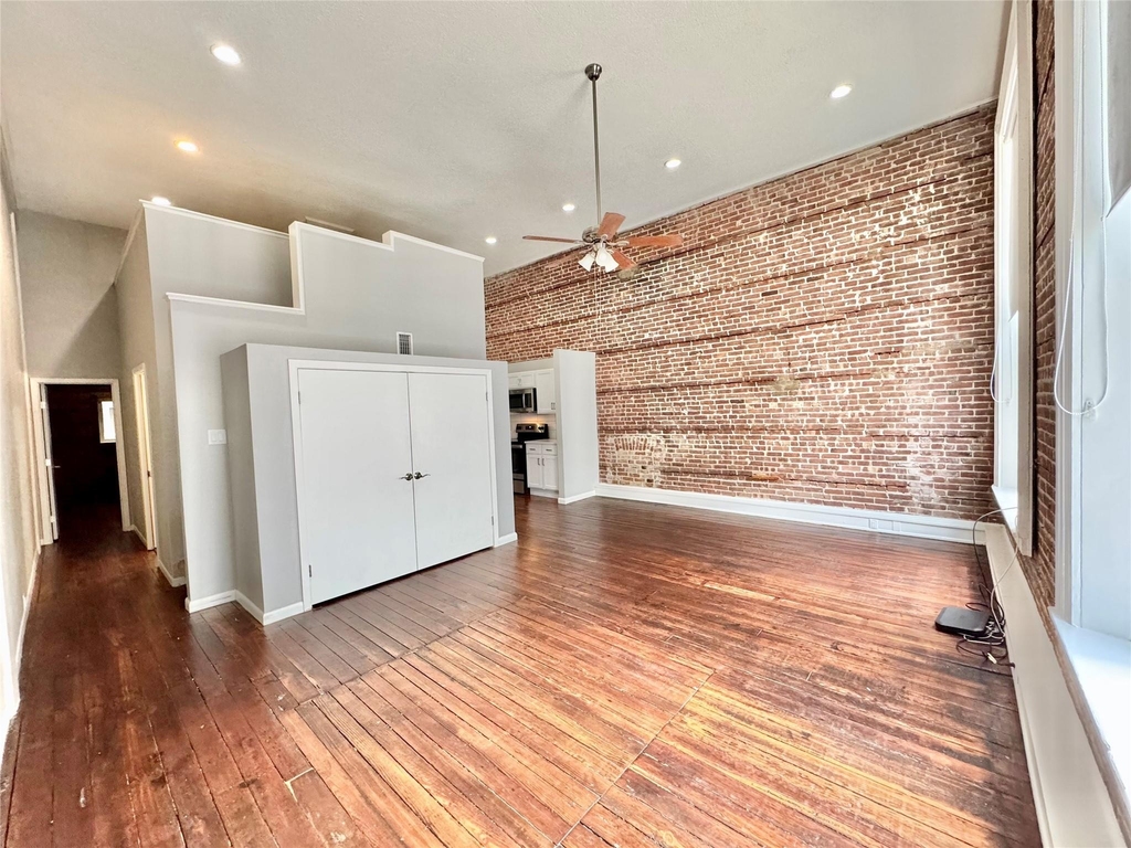 2309 Strand Street - Photo 11