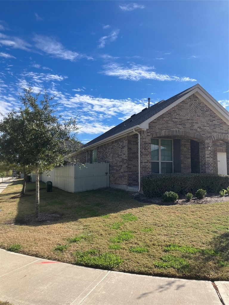 10442 Eastern Bluestar Drive - Photo 2