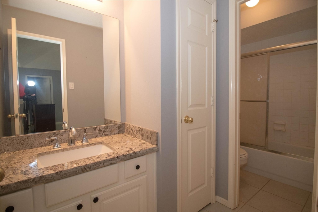 310 Cheddington Drive - Photo 17