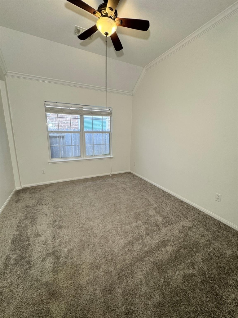 2827 Fair Chase Drive - Photo 7