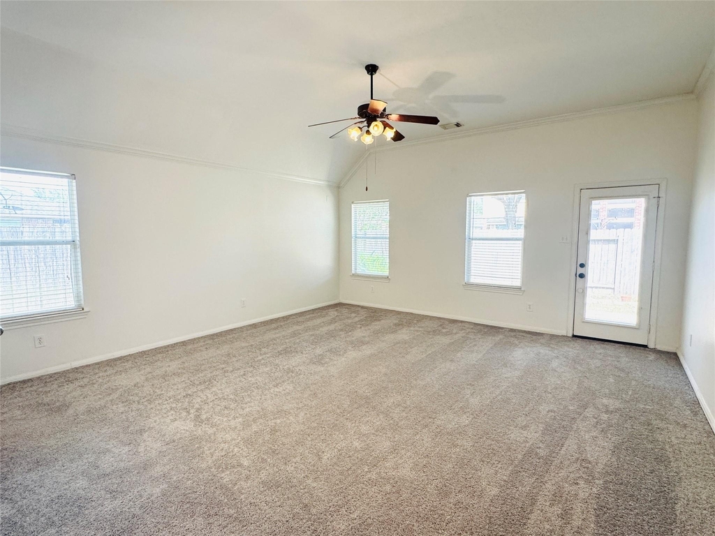 2827 Fair Chase Drive - Photo 16