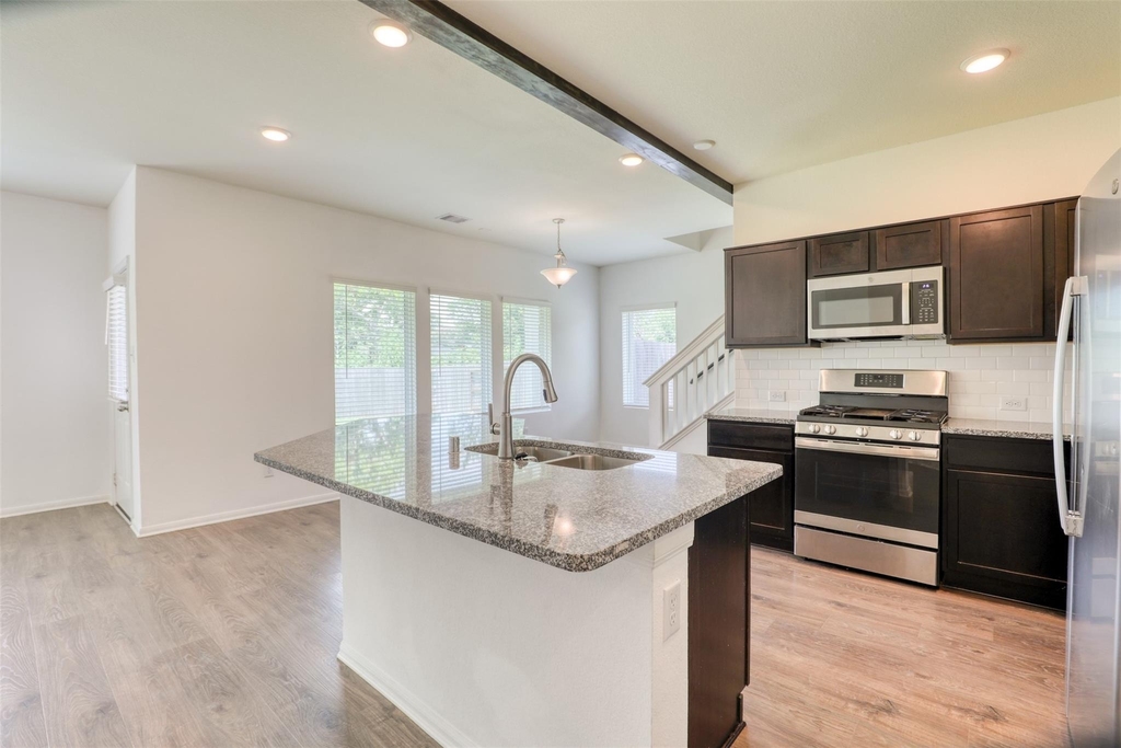 422 Magnolia Street - Photo 6