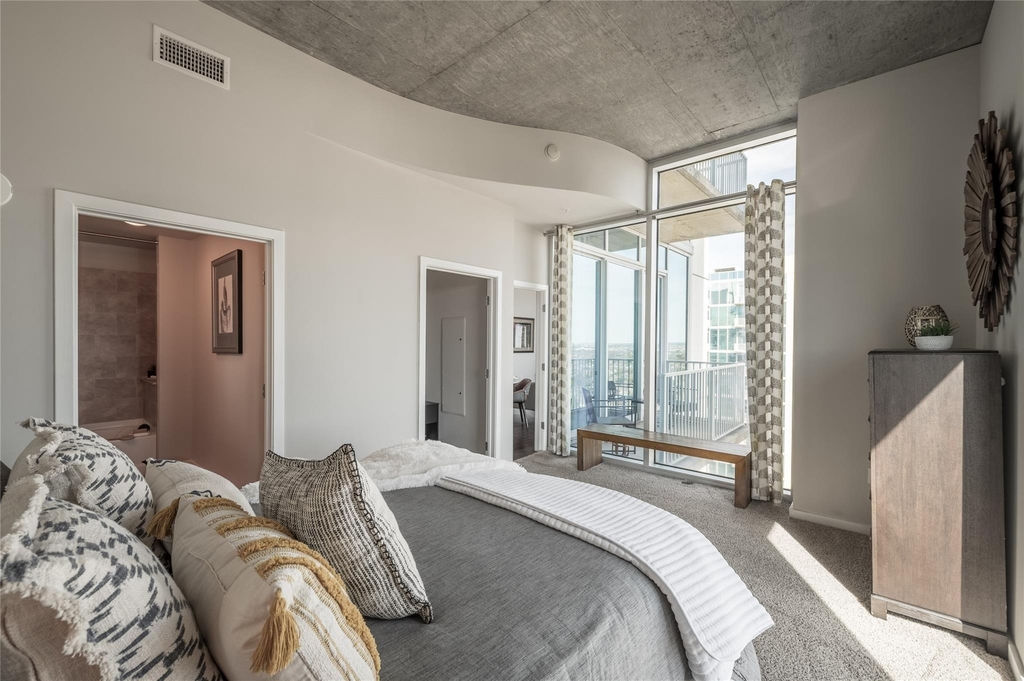 5927 Almeda Road - Photo 2
