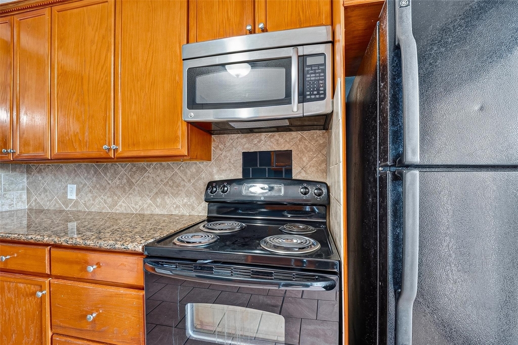 1220 Shadowdale Drive - Photo 10