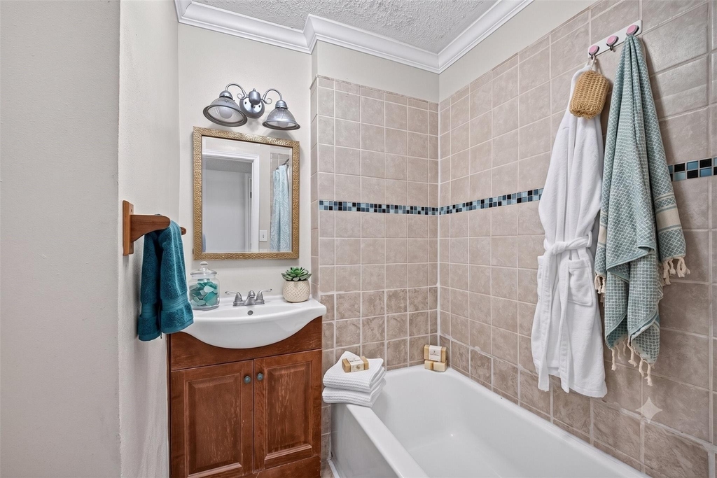 1220 Shadowdale Drive - Photo 19