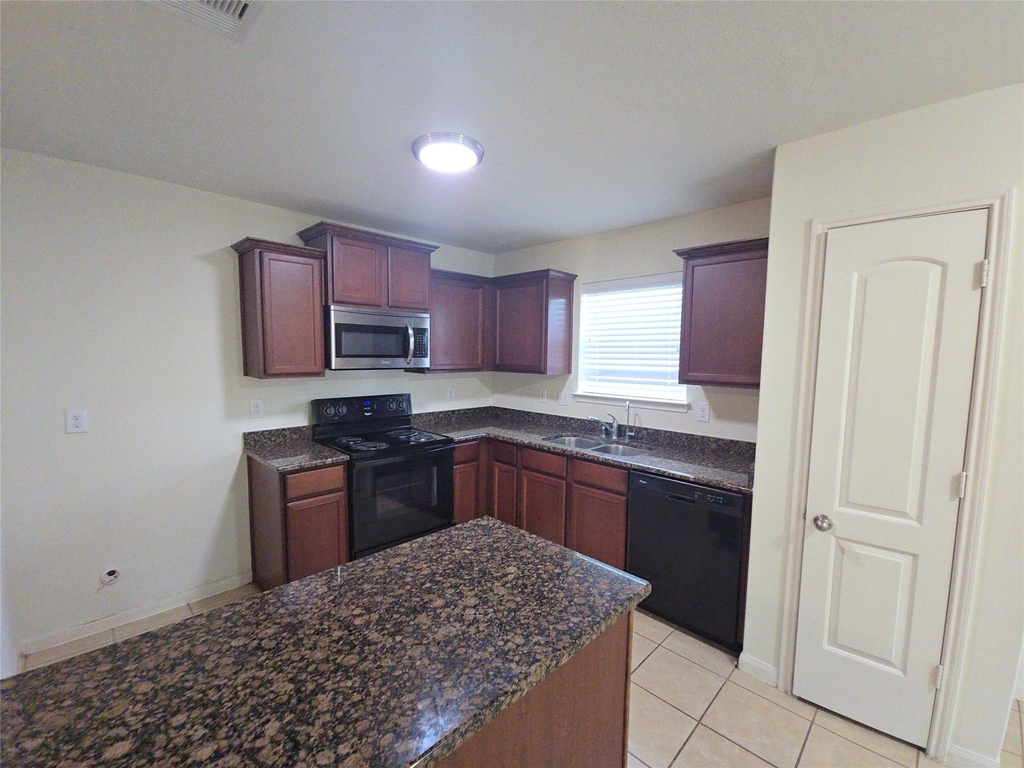 2303 Golden Brandy Lane - Photo 2