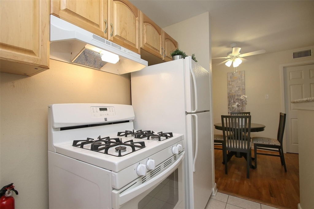2208 Morse - Photo 8